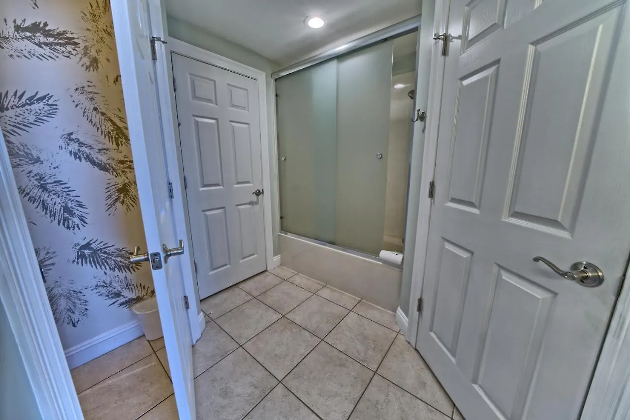 Cozy Oceanfront Condo With Beachside Pool - Unit 1602 Panama City Beach Lägenhet
