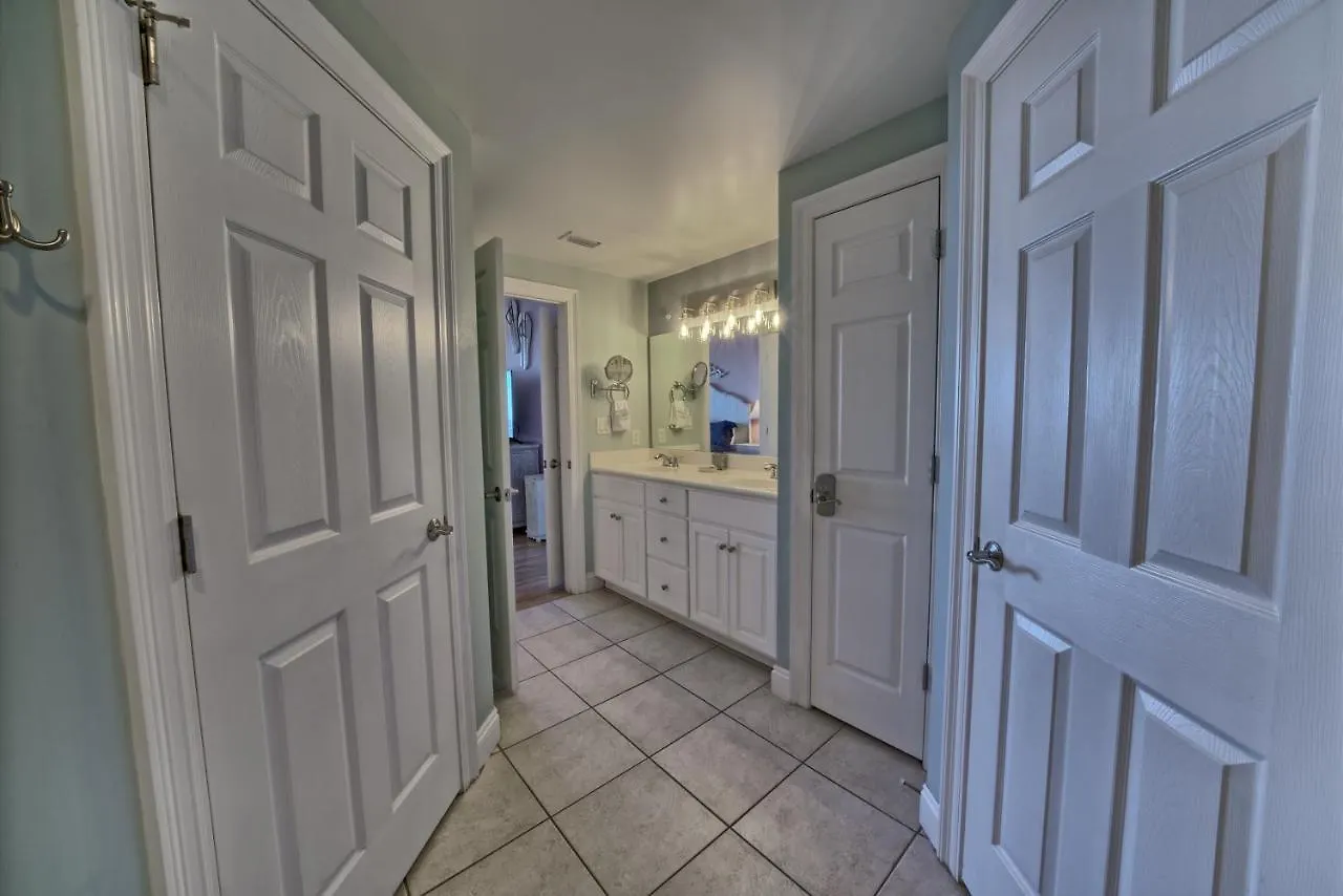Cozy Oceanfront Condo With Beachside Pool - Unit 1602 Panama City Beach 0*,