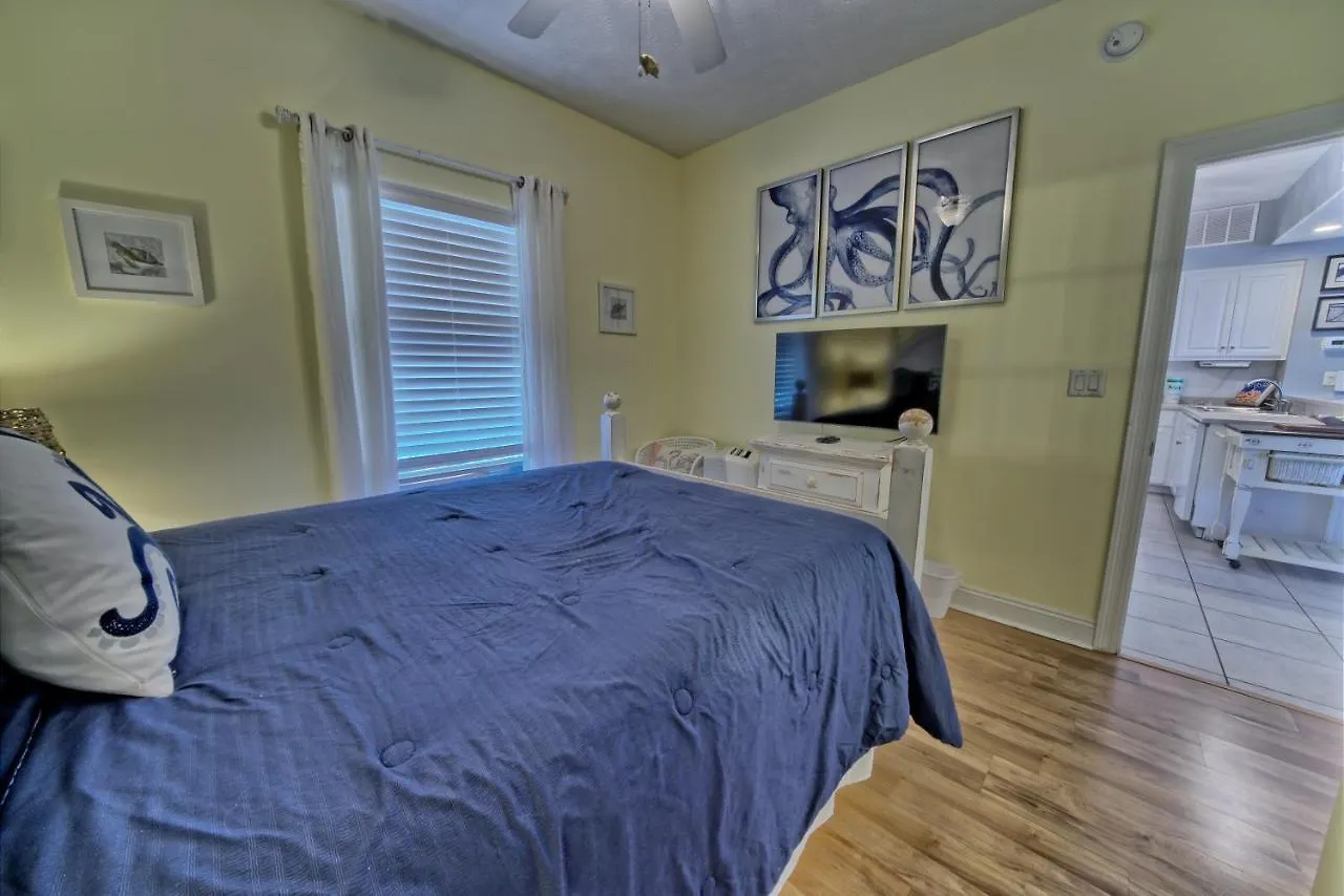 Cozy Oceanfront Condo With Beachside Pool - Unit 1602 Panama City Beach 0*,